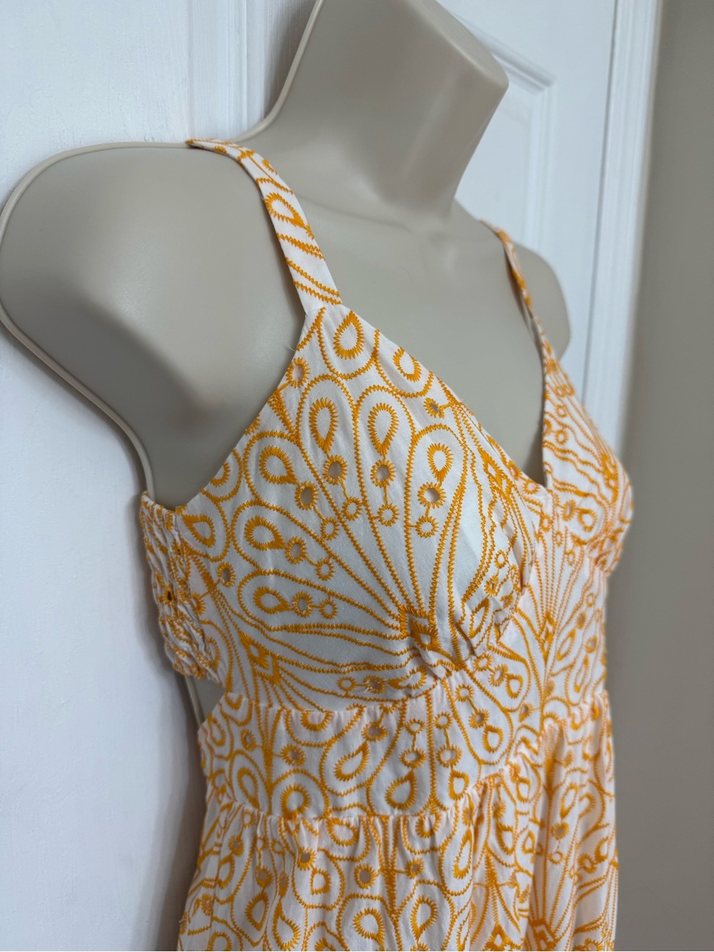 LOFT Petites Eyelet Open Back Maxi Dress White Yellow 4P - Picture 6 of 12